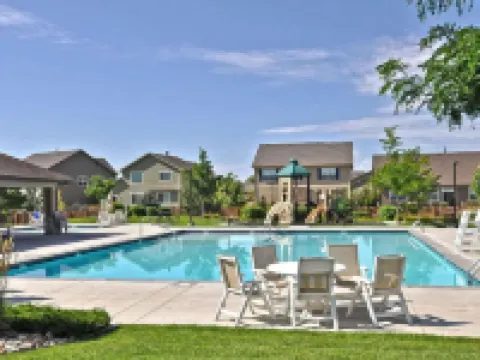 Windshire Retreat Pool, Garage & Pet-friendly Hotels in Windsor