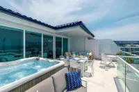 Blue Residences - Hot Tub