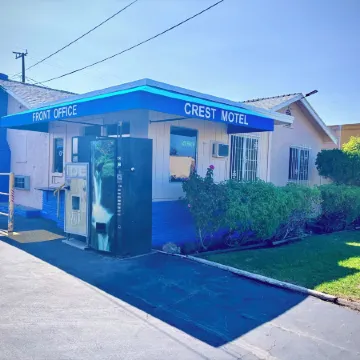 Crest Motel