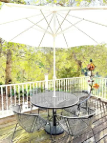 Circa 1900 Farmhouse Cottage - Pond - King Bed - Fenced - 8 Miles to Brenham