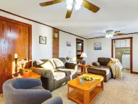 2 Mi to Stockton Lake: Family Home w/ Grill Hotels in Cedar County