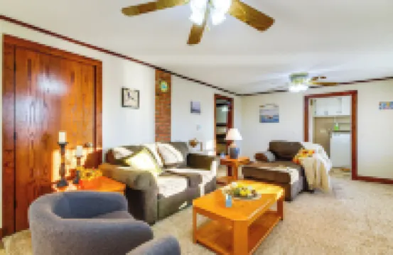 2 Mi to Stockton Lake: Family Home w/ Grill