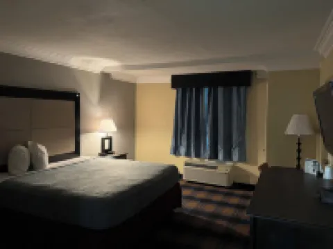 Regency Inn and Suites Hotels in Brent
