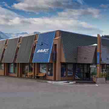 Marmot Lodge Jasper Hotel Exterior