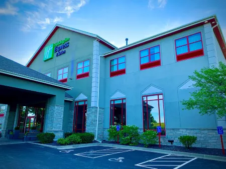 Holiday Inn Express & Suites OLATHE NORTH by IHG