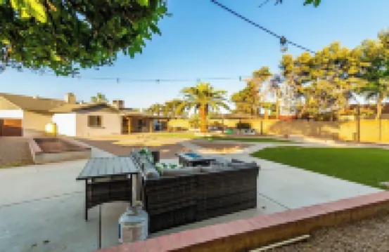 Chandler oasis with pool & hot tub