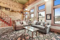 Saugatuck Retreat in Historic Downtown! - parking