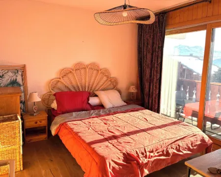 Bright south-facing apartment, 12m2 balcony, splendid view of the resort at the foot of the slopes Hotels in Hauteluce