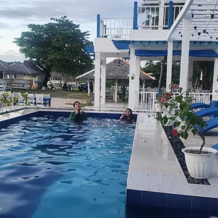 LA GRANDE SHORES Beach Resort