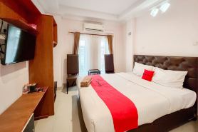 RedDoorz at Vania Residence Medan