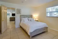 Englewood Home - 4 Mi to Beach! Enjoy! - Spa