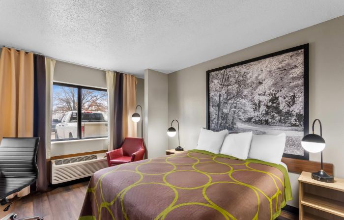Super 8 by Wyndham Evansville East