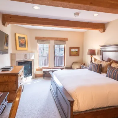 Three Bedroom Suite 3 Apartment Hotel by Redawning Hotels near Dreamscape