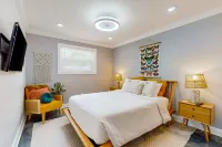 Spacious Dog-friendly House Near Beaches, Historic Downtown W/beach Access - Bungalows