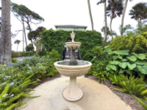 Otium Villa - Waterfront, intercoastal villa with a Spa-like feel.