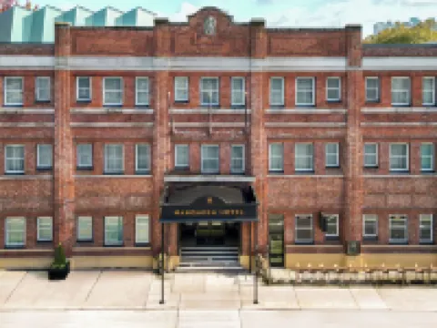 MarQueen Hotel Hotels in King County