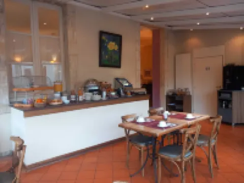 Logis Hôtel le Vert Galant - petit déjeuner