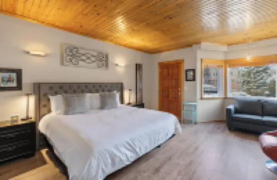 Ice House Suites and Condominiums