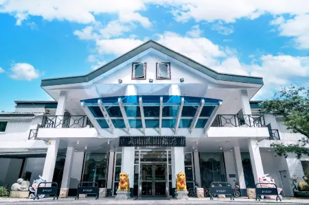 Lakeside Resort