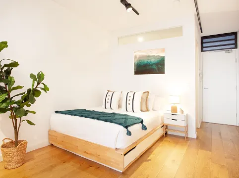 Stylish Studio with Balcony near Darling Square