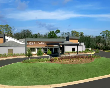 Courtyard Birmingham Homewood Hotels in Homewood