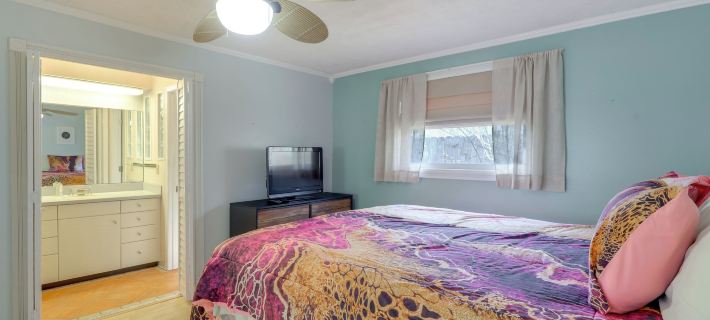 Sunroom & Spacious Yard! Family Gem in Orange Park Hotels in Clay County