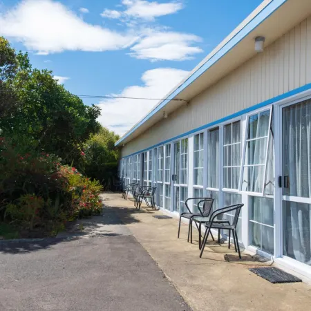 Beach Lodge Motels Отели рядом с достопримечательностью «Пляж Tunnel»