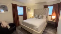 Coastal Charm meets Farmhouse living in a cozy single-family. 8 min to Mayo.