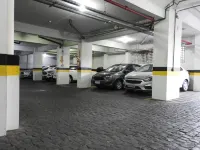 Executive Inn Hotel - Parkplatz