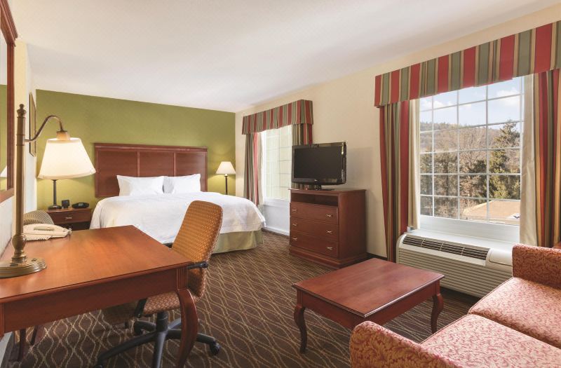 Hampton Inn & Suites Greenfield