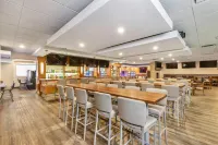 Quality Inn & Suites - Bar