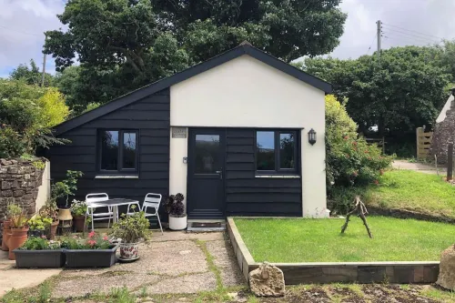 Little Linney - Sleeps 2 - Garden - Parking - Wifi