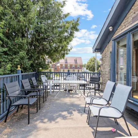 Noble Waterfront Suites