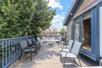 Noble Waterfront Suites