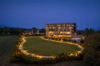 Avisa Hotel & Resort - Abu Road Luxury Pool & Mountain View