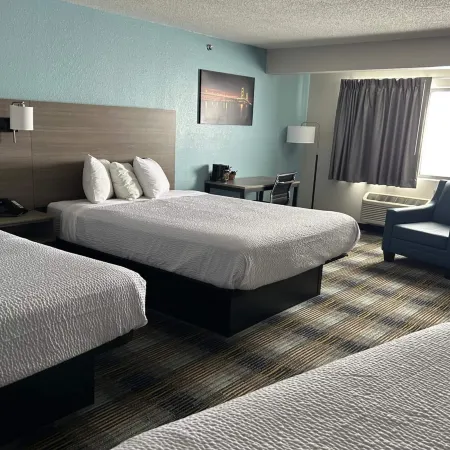 AmericInn by Wyndham Saint Ignace Lakefront