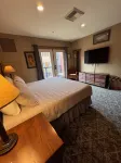 Studio Resort Room at Silver Mtn Resort to Ski/Board or Bike 30 min to Hiawatha