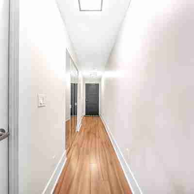 Spacious 1BD1BA Modern Suite CN Tower Front St Others