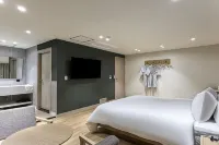 Ulsan Samsan Somnuseu - Motel