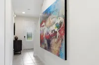Comfort 6BR Getaway, Private Pool, Great Location