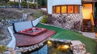 Pines & Stone by Avantstay Heated Pool + Hot Tub + Fire Pit + Fish Pond Mins to Lake + Village - Badekar