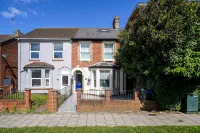 Peaceful 4-bed Home in Aylesbury - Wifi