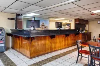 Days Inn & Suites by Wyndham Marshall - bar
