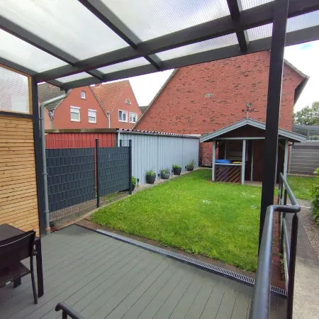 Ruhige Apartment mit Terrasse im Zentrum Emdens Отели в г. Эмден