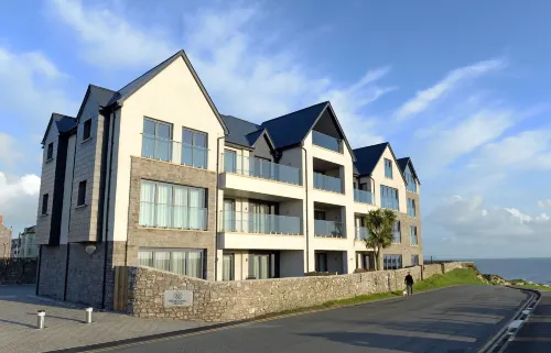 Apartment 2 Waterstone House - Luxury Sea View Apartment - balcony
