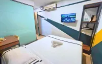 스마일 호텔 C180 체라스 셀라탄