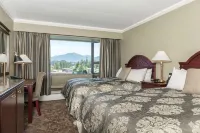 Crest Hotel