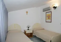 Spacious Apartment for 4 People in Residence