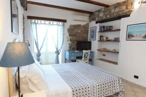 Room-Central Room with Balcony and Amazi
