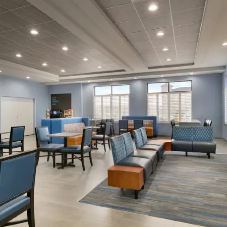 Holiday Inn Express & Suites NORFOLK AIRPORT by IHG
